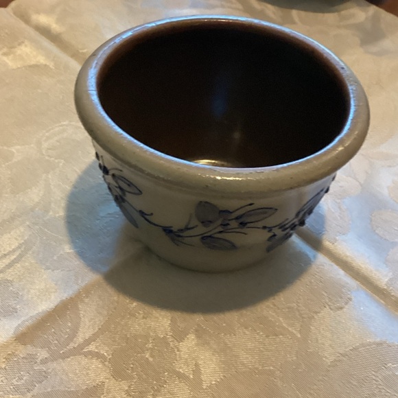 Elegant Ceramic Bowl with Blue Leaf Design - Picture 1 of 3